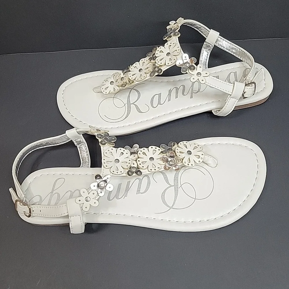 Rampage Petunia T Strap sandal size 6.5 M Flats Super Cute Preppy Trendy Comfy